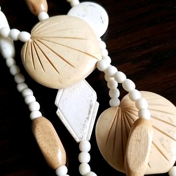 Vintage 1960s Wood Bead Tropical Necklace - Picture 8 of 11